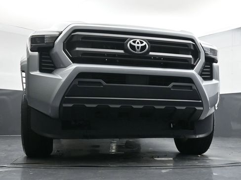 Used 2025 Toyota Tacoma SR image 35