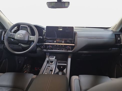 New 2026 Nissan Pathfinder Platinum FWD image 9