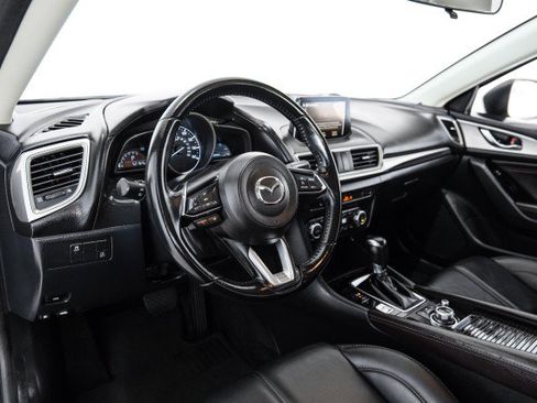 Used 2018 MAZDA MAZDA3 Touring FWD image 13
