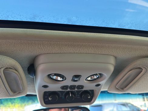 Used 2004 Cadillac Escalade 2WD image 7