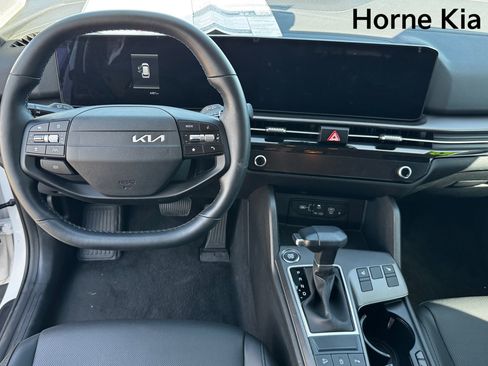 New 2026 Kia Sportage EX image 13