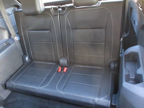 Used 2021 Volkswagen Tiguan SE R-Line image 98