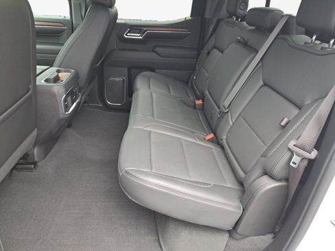 Used 2024 GMC Sierra 1500 Denali w/ Denali Reserve Package AWD/4WD image 12