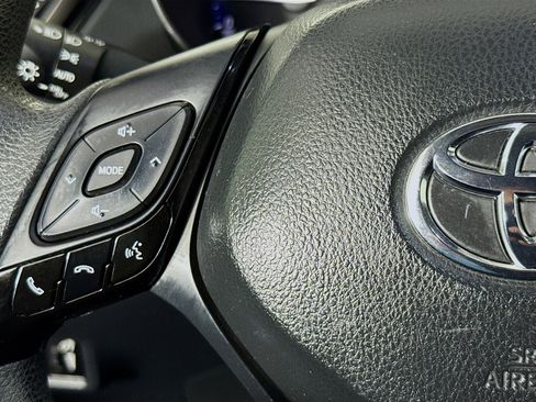 Used 2020 Toyota C-HR LE image 13