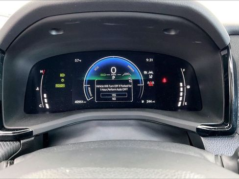 Used 2025 Toyota Camry SE image 29