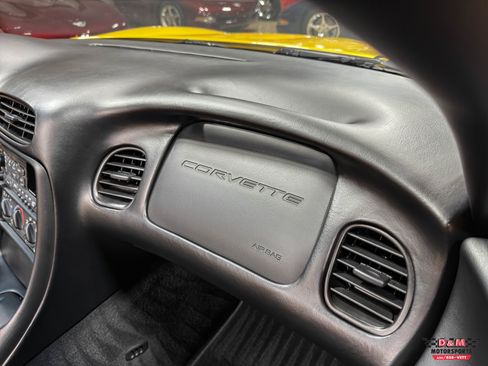 Used 2000 Chevrolet Corvette Convertible image 15