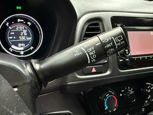 Used 2022 Honda HR-V LX image 17