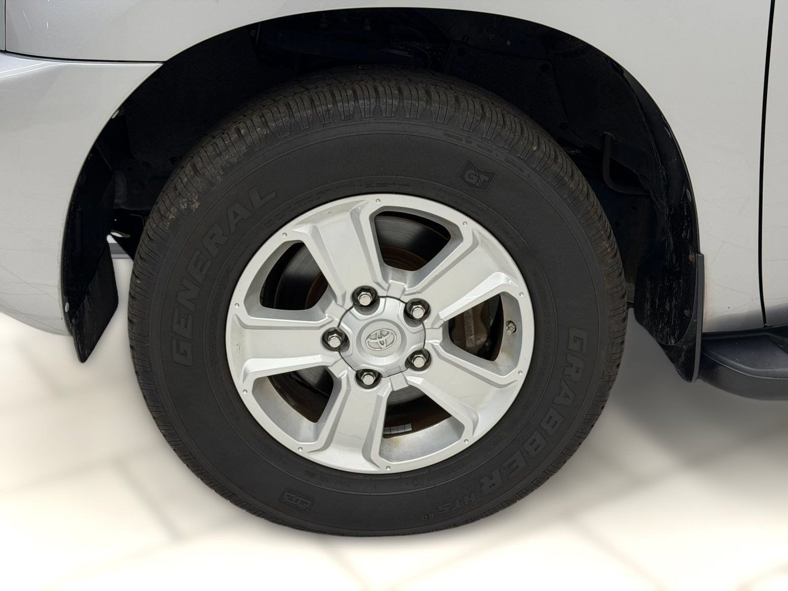 Used 2019 Toyota Sequoia SR5 AWD/4WD image 10