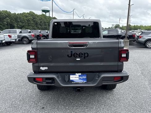 Used 2021 Jeep Gladiator Overland AWD/4WD image 6