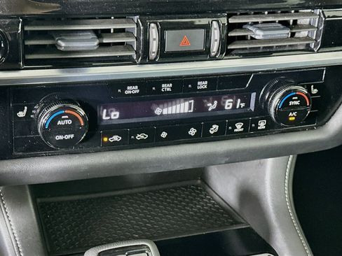 Used 2025 Nissan Pathfinder SV AWD/4WD image 23