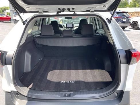 Used 2024 Toyota RAV4 XLE AWD/4WD image 17