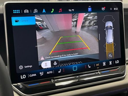 New 2025 Volkswagen Tiguan SE image 28