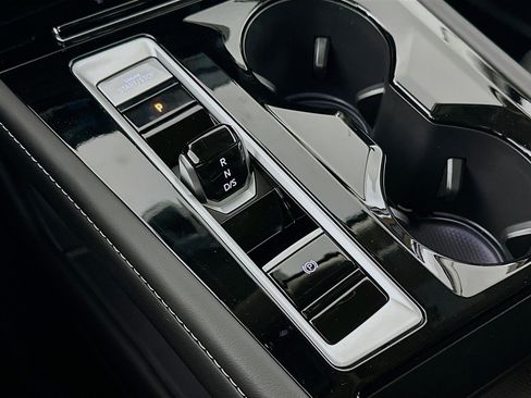 New 2026 Volkswagen Atlas SE image 16