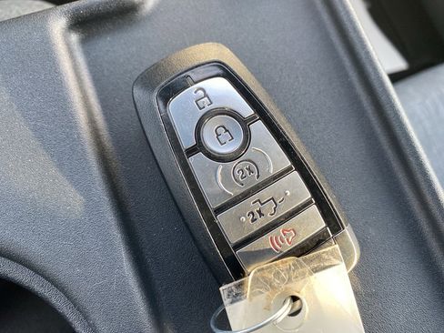 Used 2022 Ford F150 XLT w/ Equipment Group 302A High image 32