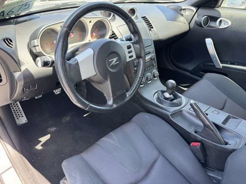 Used 2004 Nissan 350Z Track w/ Cargo Convenience Pkg RWD image 18