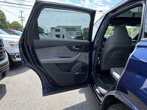 Used 2021 Audi SQ7 Premium Plus w/ Driver Assistance Package AWD/4WD image 34