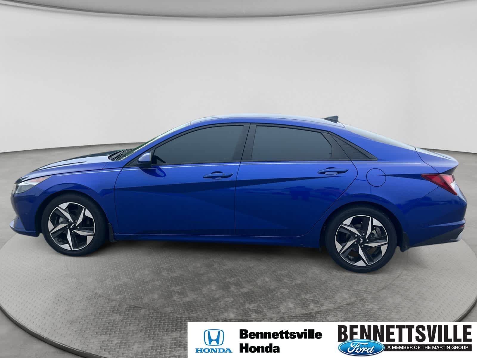Used 2023 Hyundai Elantra SEL w/ Convenience Package FWD image 8