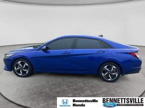 Used 2023 Hyundai Elantra SEL w/ Convenience Package FWD image 8
