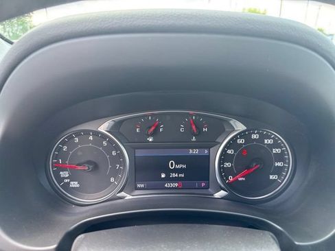 Used 2023 GMC Terrain SLT FWD image 11