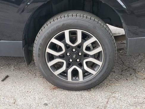 Used 2024 Ford Maverick Lariat image 11