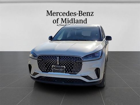 Used 2025 Lincoln Aviator Reserve w/ Equipment Group 201A image 3