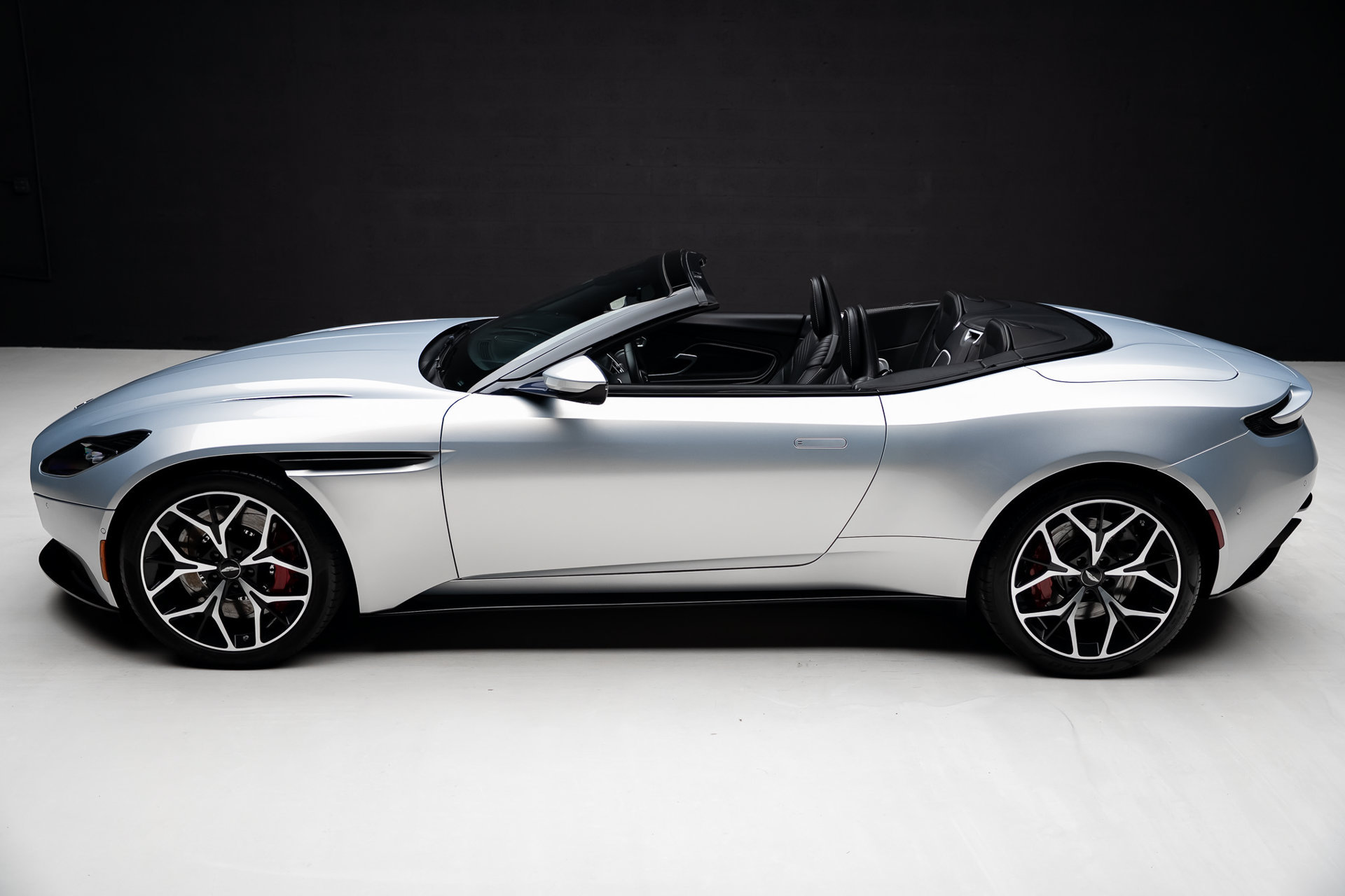 Used 2019 Aston Martin DB11 Volante RWD image 18