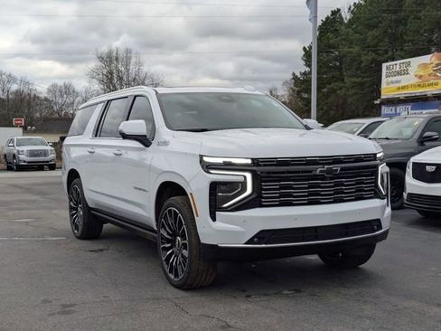 New 2026 Chevrolet Suburban High Country image 2