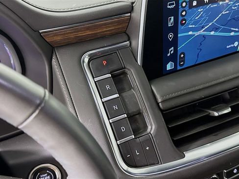 Used 2023 Chevrolet Tahoe High Country image 17