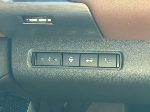 Used 2022 Nissan Pathfinder Platinum w/ Cargo Package image 28