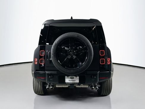 Certified 2025 Land Rover Defender 110 V8 image 6