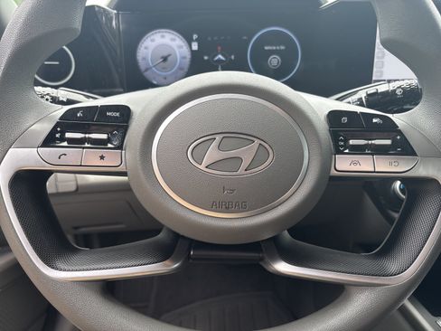 Used 2024 Hyundai Elantra SEL FWD image 21