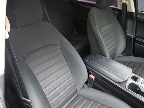 Used 2019 Ford Fusion SE image 37