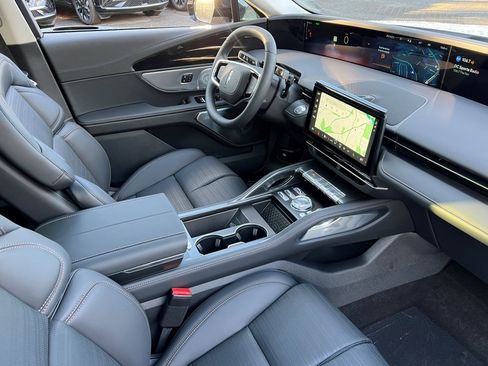 New 2026 Lincoln Nautilus Reserve image 9