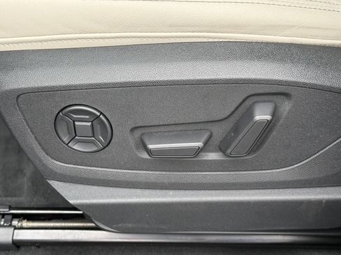 Used 2022 Audi e-tron Premium image 20