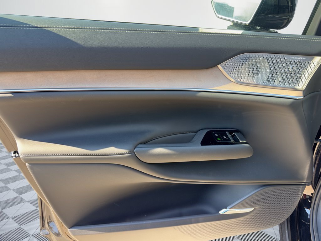 Certified 2025 Volvo EX90 Ultra AWD/4WD image 14