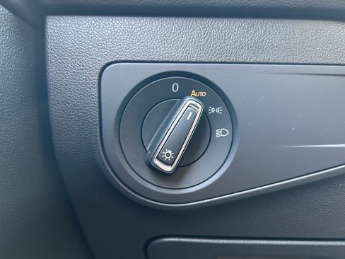 Certified 2024 Volkswagen Tiguan SE R-Line image 19