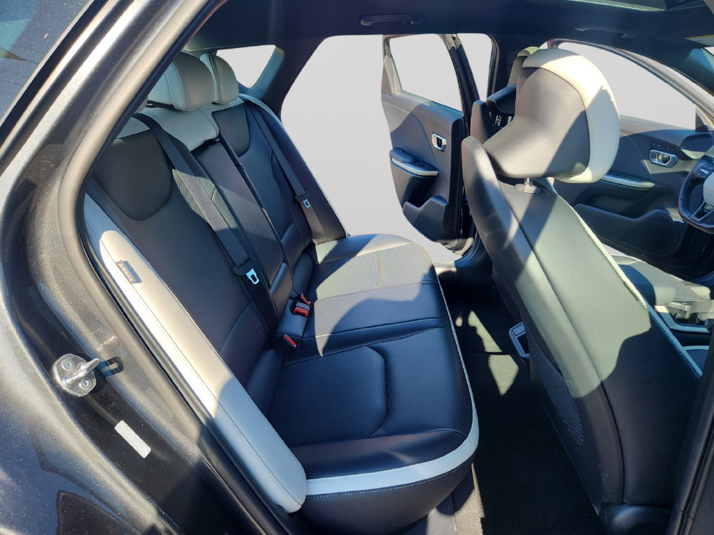 Certified 2025 Kia K4 GT-Line Turbo FWD image 17
