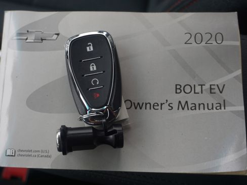 Used 2020 Chevrolet Bolt LT image 36