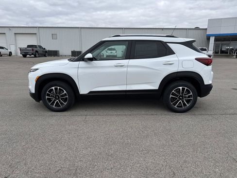 New 2026 Chevrolet TrailBlazer LT w/ Convenience Package image 2