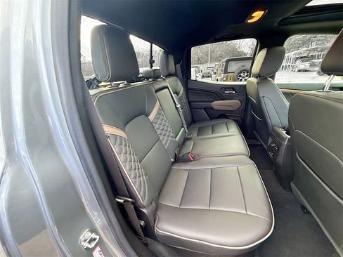 Used 2023 GMC Canyon Denali image 31