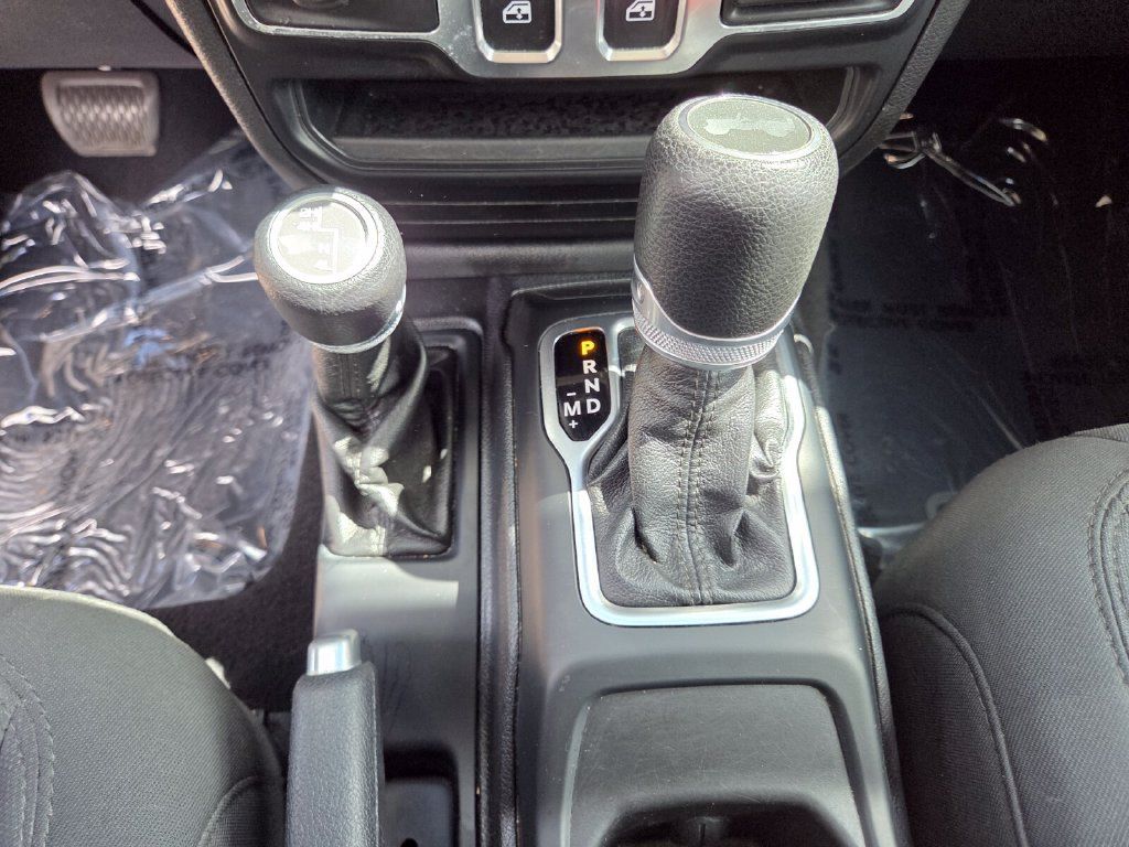 Used 2020 Jeep Wrangler Sport AWD/4WD image 29