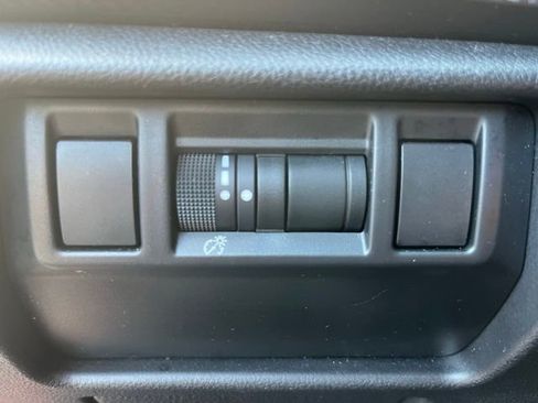 Used 2024 Subaru Crosstrek 2.0i Premium image 16