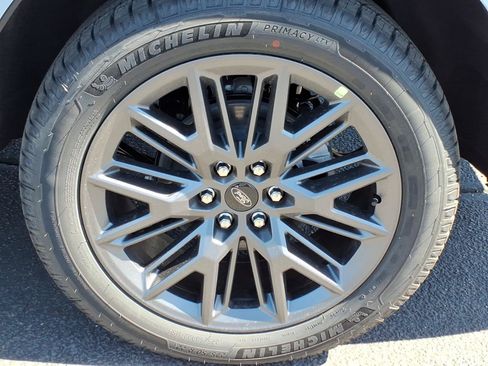 New 2026 Ford Expedition Platinum w/ Stealth Appearance Package AWD/4WD image 5