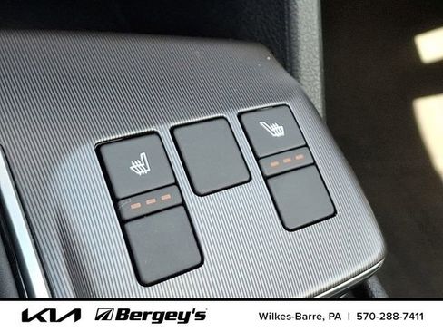 Certified 2026 Kia Sportage EX w/ EX Panorama Roof Package AWD/4WD image 21