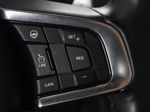 Used 2018 Jaguar F-PACE S image 11