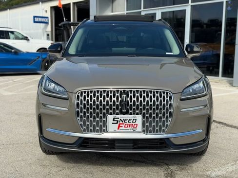 Used 2025 Lincoln Corsair FWD w/ Equipment Group 101A image 2