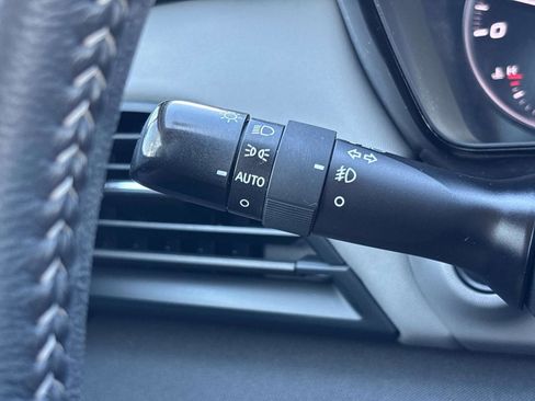 Certified 2025 Subaru Outback Premium image 31