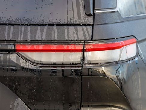 New 2025 Jeep Grand Cherokee Laredo w/ Luxury Tech Group I image 10