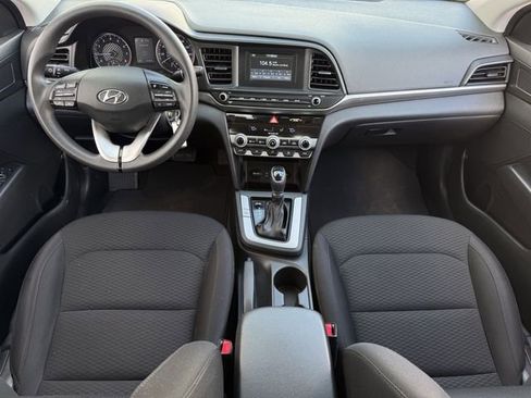 Used 2020 Hyundai Elantra SE w/ Cargo Package (C1) FWD image 10