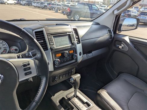 Used 2015 Nissan Frontier PRO-4X image 20